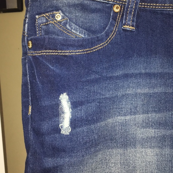 Above the Knee Jean Shorts - Picture 3 of 8